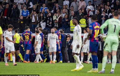 皇马官宣卡瓦哈尔右膝手术成功 战利物浦阿诺德迎首发